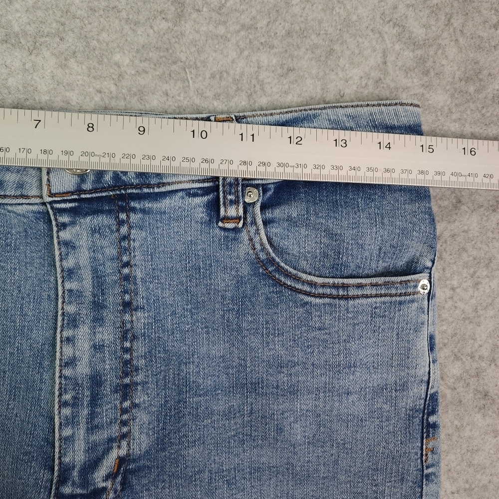 Frame The Reboot Crop Light Blue Jeans - Picture 7 of 8